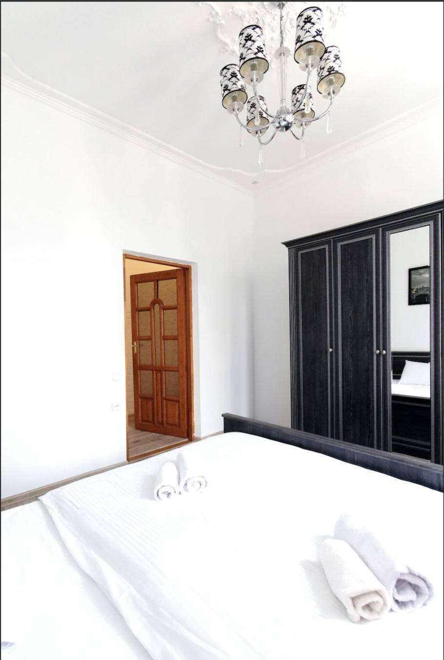"Deluxe Apartments" K 44 - 1225 Lviv Dış mekan fotoğraf